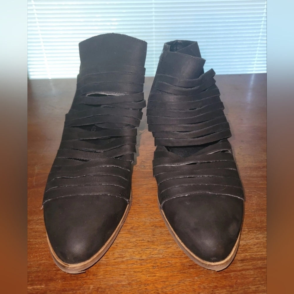 Lucky Brand Women's Black Leather Block Heel Ankle Booties Size 9.5M